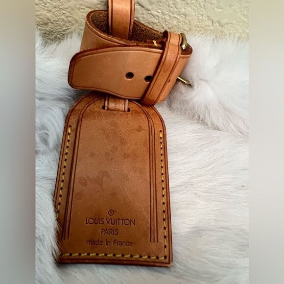 LOUIS VUITTON Vachetta Luggage Tag Poignet Set
Brown Leather - Picture 4 of 4